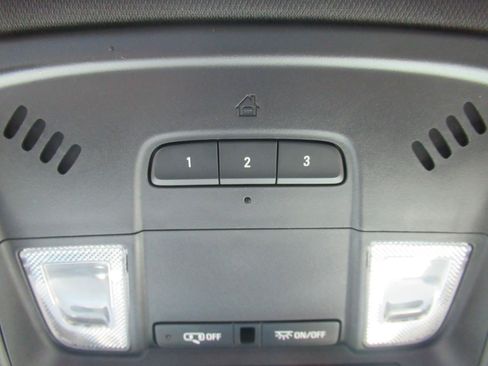 Certified 2023 Chevrolet Traverse Premier FWD image 30