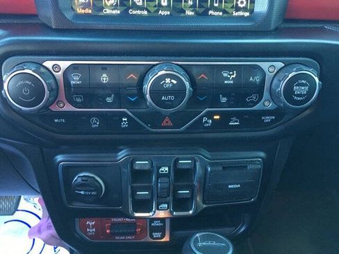 Used 2021 Jeep Gladiator Rubicon AWD/4WD image 18