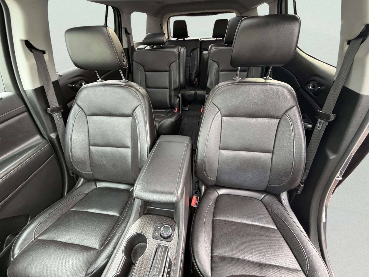 Used 2019 GMC Acadia SLT w/ LPO, Floor Liner Package AWD/4WD image 24