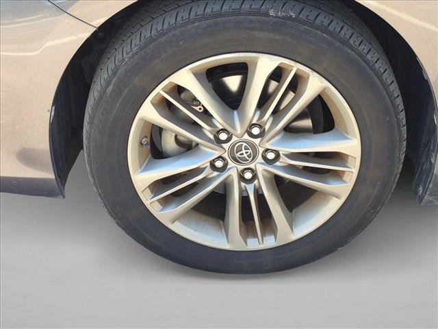Used 2017 Toyota Camry SE FWD image 11