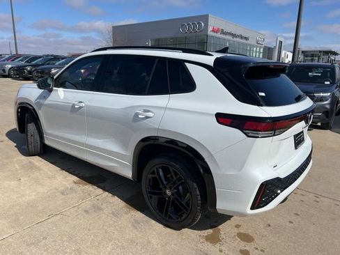 New 2026 Volkswagen Tiguan SE R-Line AWD/4WD image 4