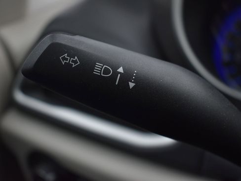 Used 2024 Chrysler Pacifica Touring-L image 22