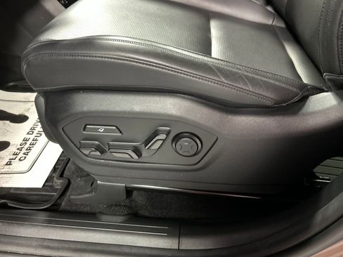 Used 2025 Hyundai Santa Fe Calligraphy image 11