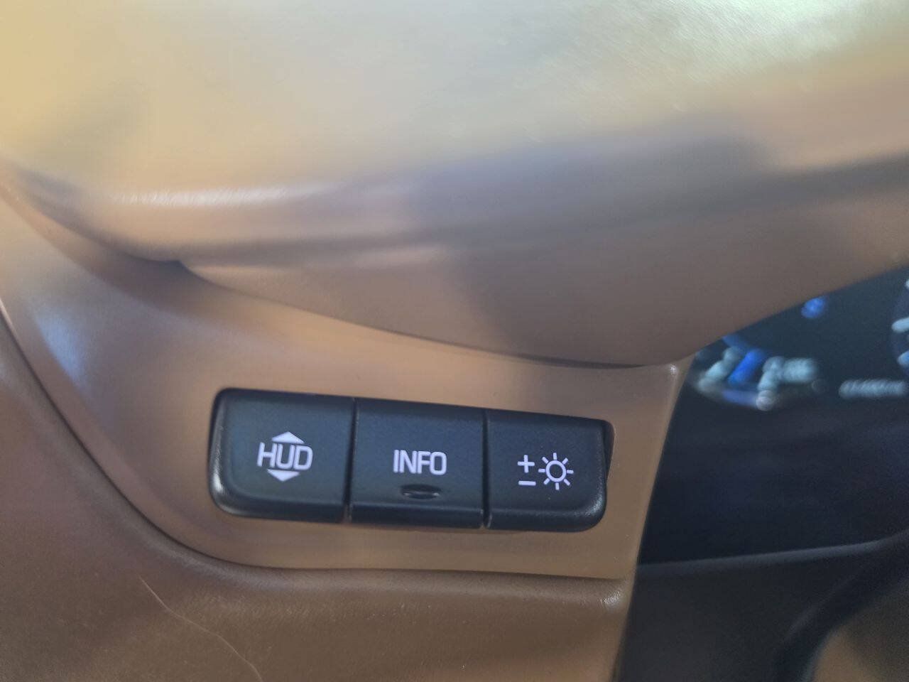 Used 2017 Cadillac Escalade Platinum AWD/4WD image 35