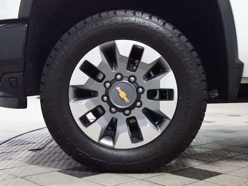 Used 2024 Chevrolet Silverado 2500 Custom w/ Custom Value Package image 30