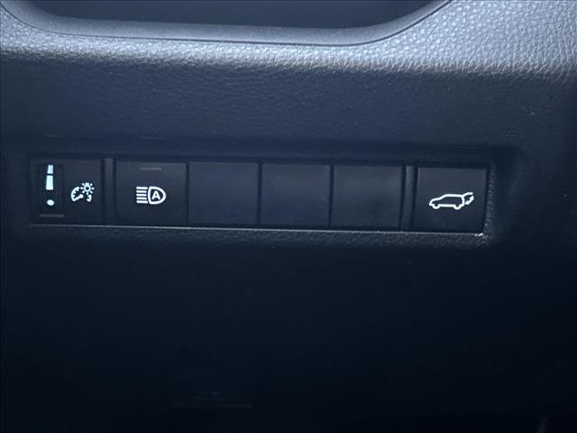 Used 2019 Toyota RAV4 XLE w/ Convenience Package FWD image 23