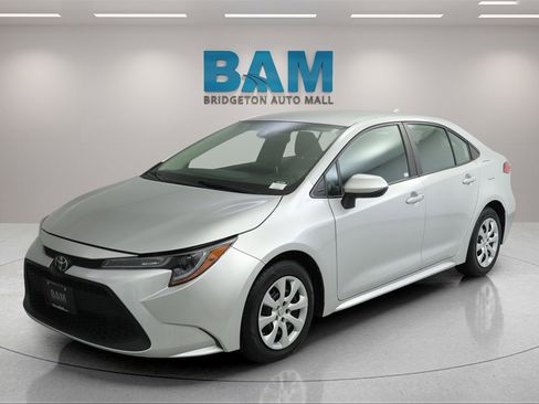 Used 2021 Toyota Corolla LE image 7