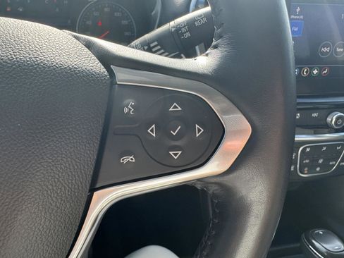 Used 2020 Chevrolet Traverse LT image 18