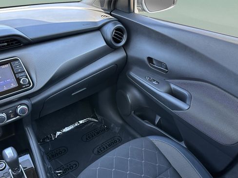 Used 2018 Nissan Kicks S FWD image 33
