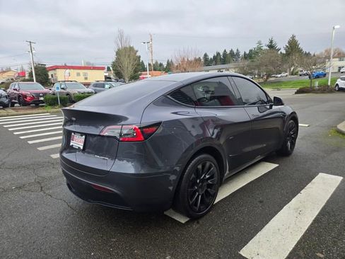 Used 2020 Tesla Model Y Long Range image 7