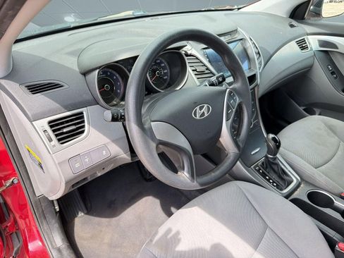 Used 2015 Hyundai Elantra SE image 4