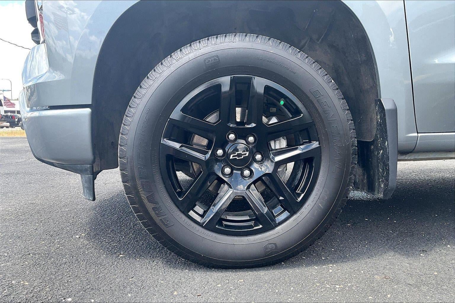 Used 2025 Chevrolet Silverado 1500 Custom w/ LPO, Dark Essentials Package AWD/4WD image 9