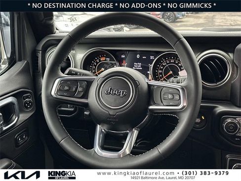 Used 2023 Jeep Wrangler Sahara image 8