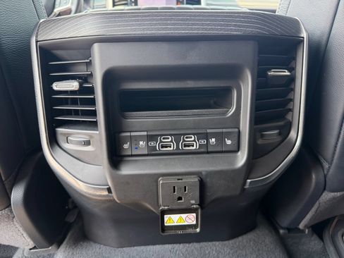 Used 2024 RAM 1500 Limited AWD/4WD image 18