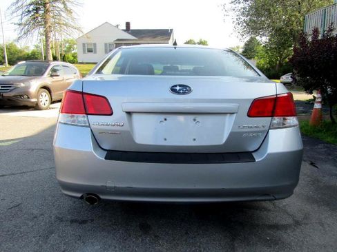 Used 2012 Subaru Legacy 2.5i Limited image 9