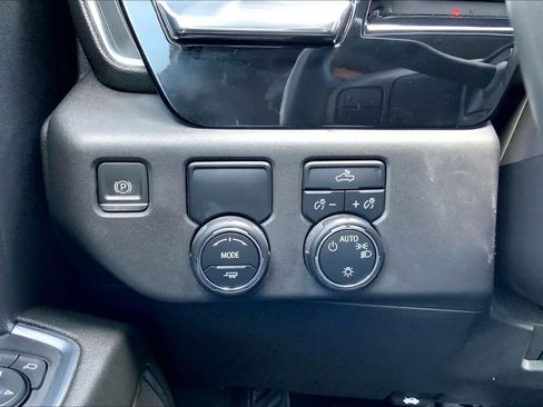 Used 2023 Chevrolet Silverado 1500 LT RWD image 33