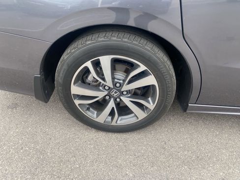 Used 2023 Honda Odyssey Touring image 5