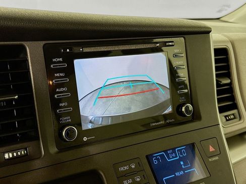 Certified 2018 Toyota Sienna LE FWD image 15