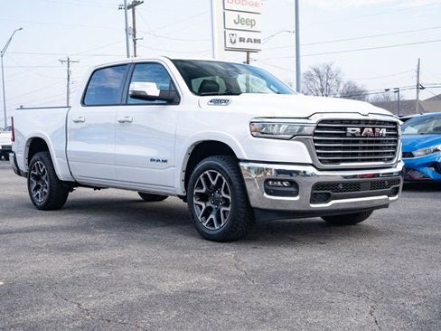 Used 2025 RAM 1500 Laramie AWD/4WD image 7