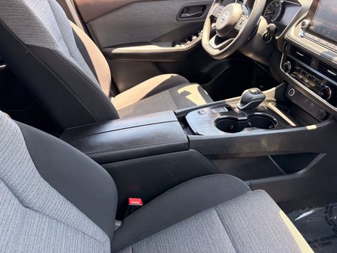 Used 2021 Nissan Rogue S FWD image 10