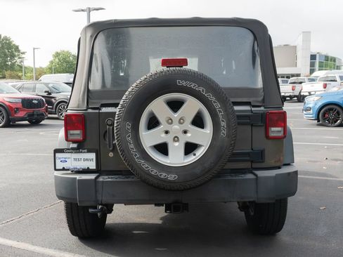 Used 2017 Jeep Wrangler Sport w/ Quick Order Package 24S AWD/4WD image 6