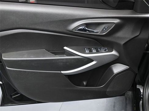 Used 2024 Chevrolet Trax RS w/ Driver Confidence Package image 9