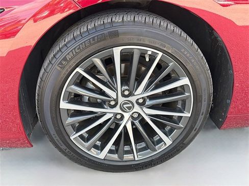 Used 2025 Lexus ES 350 w/ Premium Package image 41