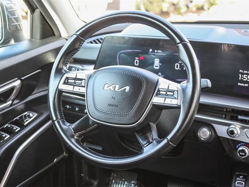 Used 2023 Kia Telluride S image 19