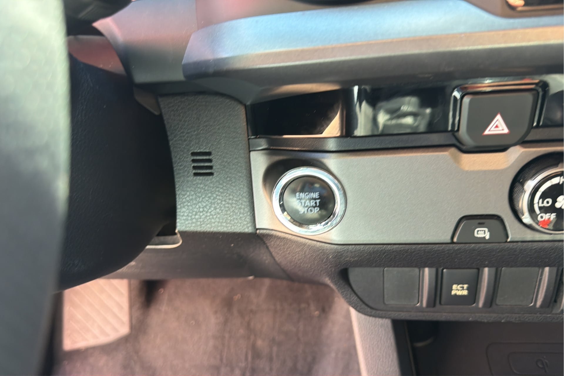 Used 2018 Toyota Tacoma TRD Sport RWD image 18