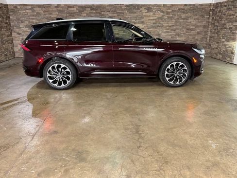 Used 2024 Lincoln Nautilus Reserve w/ Equipment Group 202A AWD/4WD image 10
