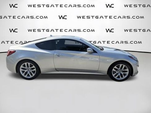 Used 2013 Hyundai Genesis 3.8 RWD image 5