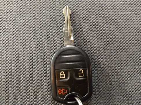 Used 2012 Ford F150 XLT w/ XLT Chrome Pkg image 32