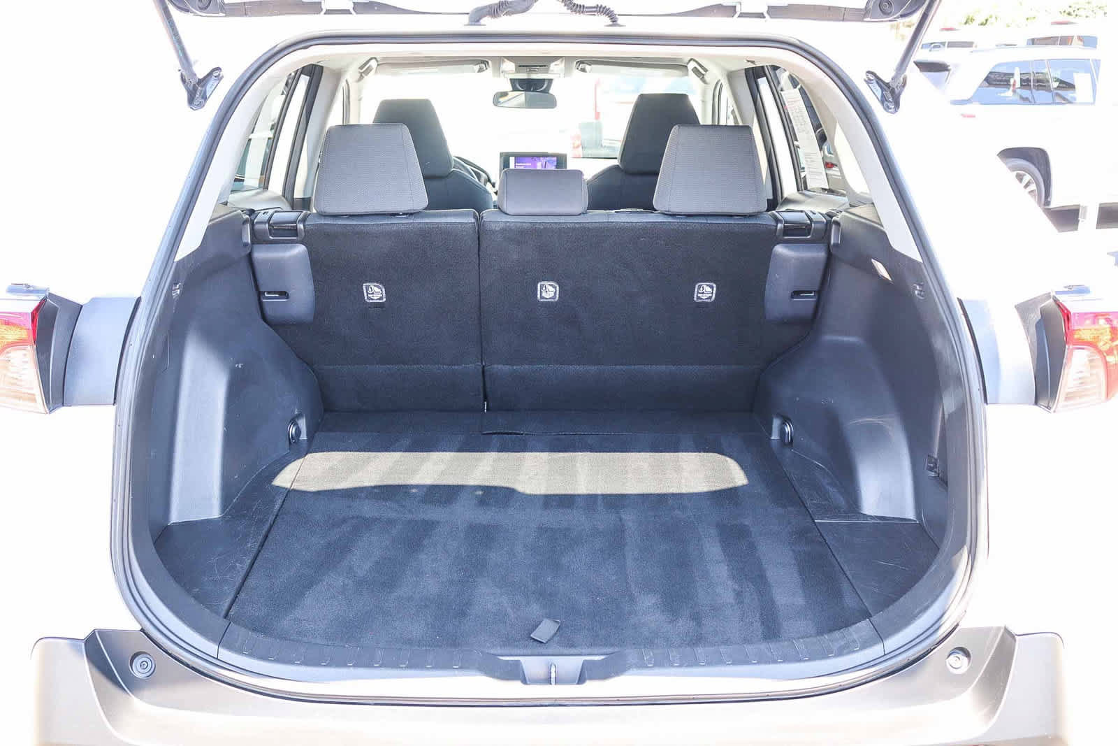 Used 2025 Toyota RAV4 XLE FWD image 23
