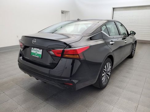Used 2025 Nissan Altima 2.5 SV FWD image 9