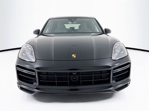 Used 2023 Porsche Cayenne Turbo image 6