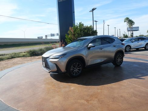 Used 2024 Lexus NX 350 NX 350 Premium image 5
