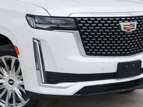 Used 2022 Cadillac Escalade Premium Luxury image 15