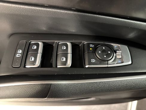 Certified 2025 Kia Sorento EX w/ Panoramic Sunroof Package AWD/4WD image 19