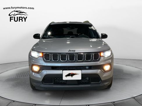 Used 2023 Jeep Compass Latitude AWD/4WD image 8