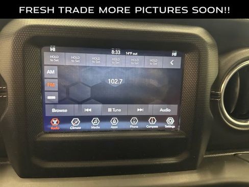 Used 2018 Jeep Wrangler Unlimited Sahara image 25