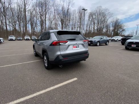Used 2025 Toyota RAV4 XLE w/ Convenience Package image 8