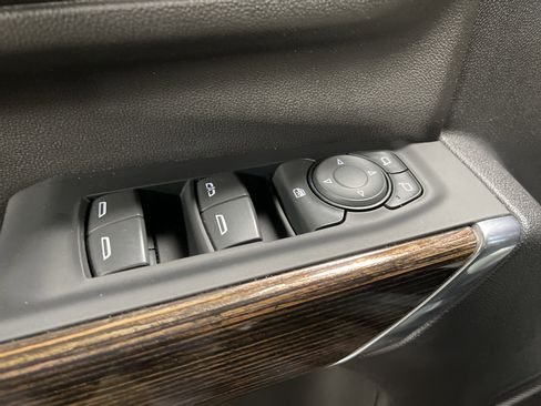 Used 2022 GMC Sierra 2500 SLE w/ SLE Value Package; image 10