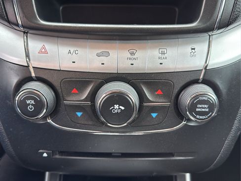 Used 2018 Dodge Journey SE w/ Connectivity Group FWD image 24