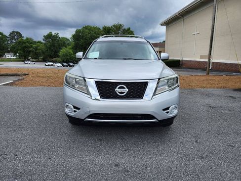 Used 2013 Nissan Pathfinder SV w/ Cargo Pkg FWD image 2