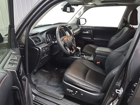 Used 2021 Toyota 4Runner TRD Off-Road Premium w/ Moonroof Package AWD/4WD image 29