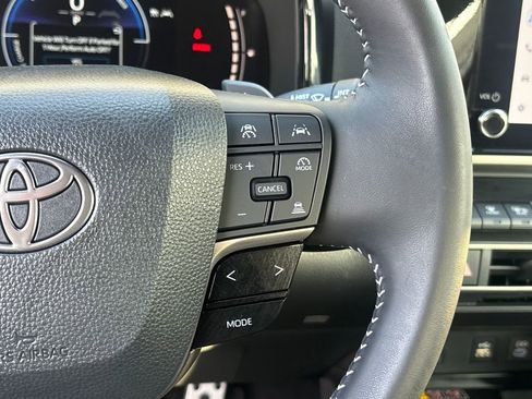 Certified 2025 Toyota Camry SE w/ Convenience Package image 15