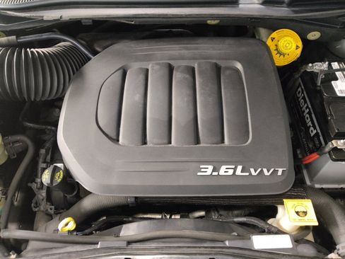 Used 2015 Dodge Grand Caravan SXT w/ UConnect Hands-Free Group image 30