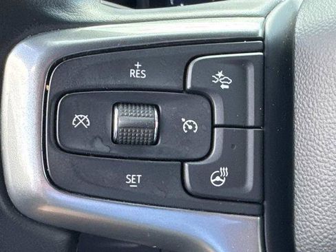 Used 2024 Chevrolet Suburban LT w/ Luxury Package RWD image 30