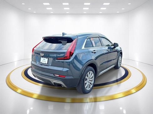 Used 2019 Cadillac XT4 Premium Luxury w/ Technology Package AWD/4WD image 5