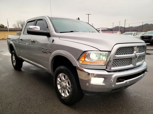 Used 2018 RAM 2500 Laramie image 3